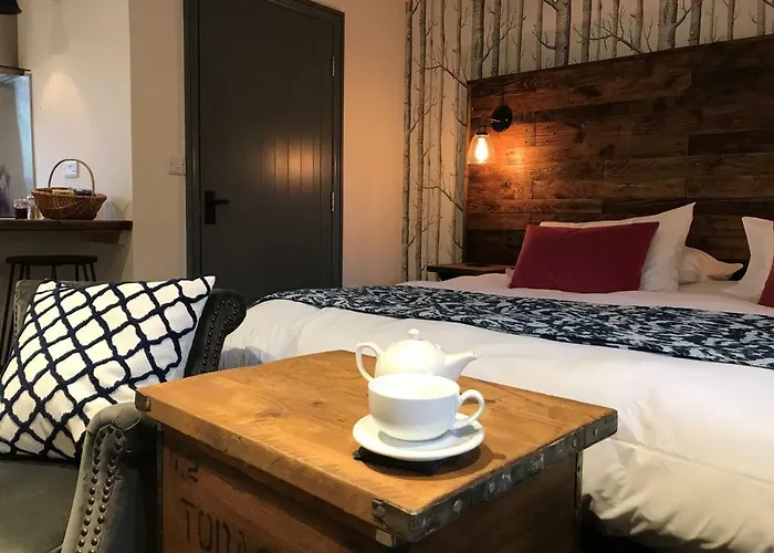 The Crown - Hutton Le Hole Lodge *